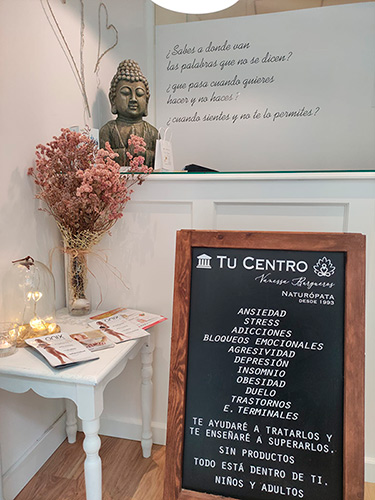 Centro de terapias naturales y belleza natural en Reus – Centro de naturopatía especializado en Quiromasaje - Reiki - Yoga - Masajes - Radiofrecuencia - Auriculoterapia - Reflexología Podal - Drenaje Linfático - Acupuntura - Sonoterapia - Estética Natural Holística - Flores de Bach - Especialista en ciática, tendinitis y en el tratamiento del dolor postoperatorio